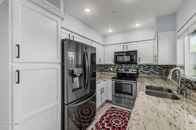 Building Photo - 1005 W Laguna Dr