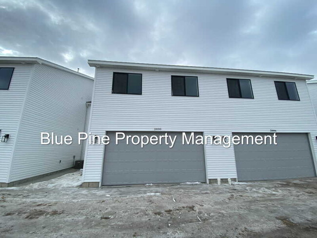 Building Photo - 2890 Sunburst Dr