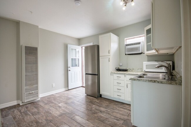 Building Photo - Charming All-Inclusive 1BR with Resort-Style Amenities