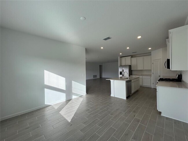 Building Photo - 12419 NW 139th Dr