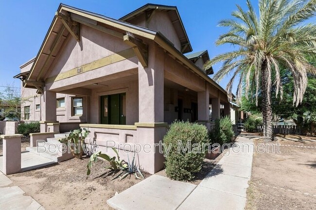 Building Photo - 1301 W Monroe St