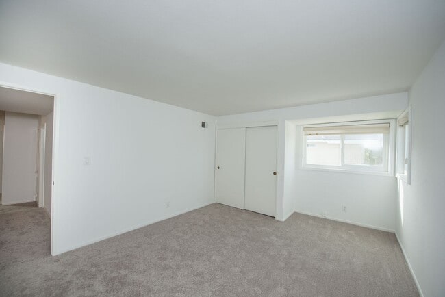 Building Photo - Now Available for Lease Beautiful 4 Bedroom Home with Basement