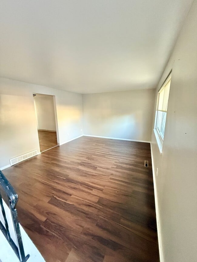 Building Photo - 1209 Delaware Dr