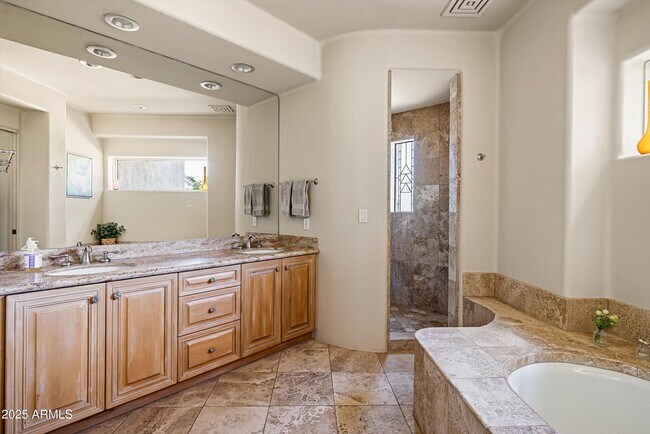 Building Photo - 10418 E Groundcherry Ln