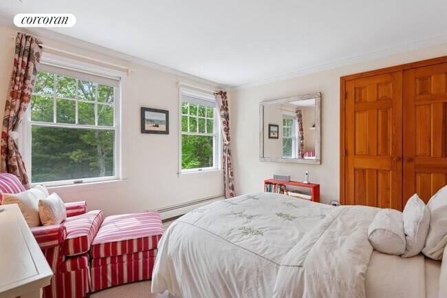 Building Photo - 330 Sprig Tree Path