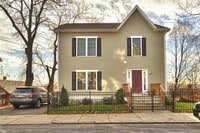 Building Photo - 45 S Crescent Circuit