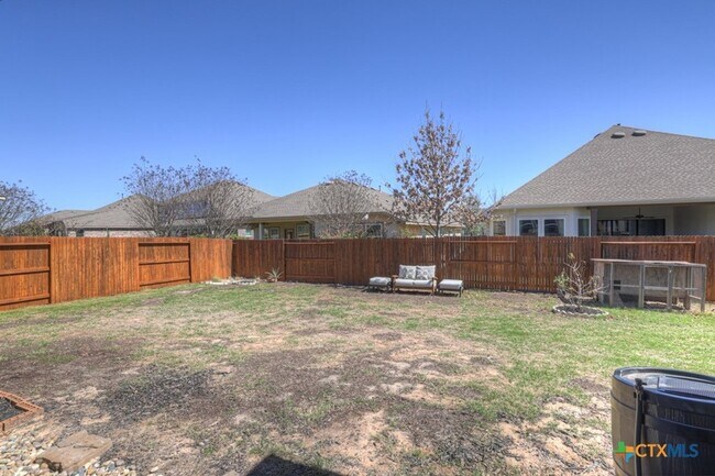 Building Photo - 382 Nightshade Trl