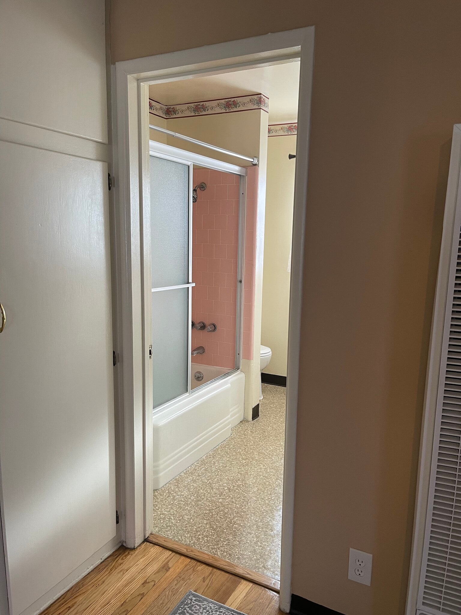 Building Photo - 1431 1/2 N Allen Ave