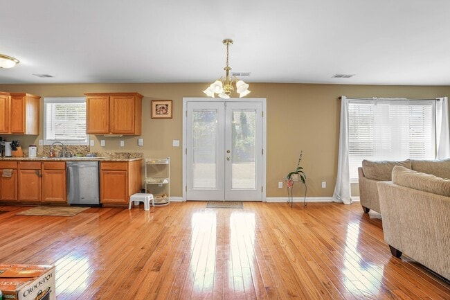 Building Photo - 4317 Saron Dr