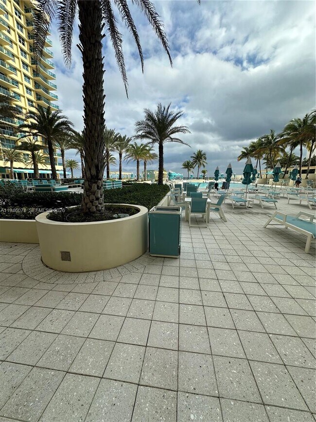 Building Photo - 2501 S Ocean Dr