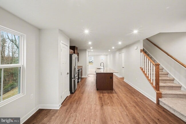 Building Photo - 8901 Blackthorne Pl