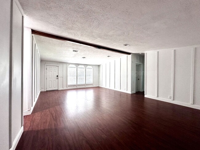 Building Photo - 2325 Salt Creek Trail