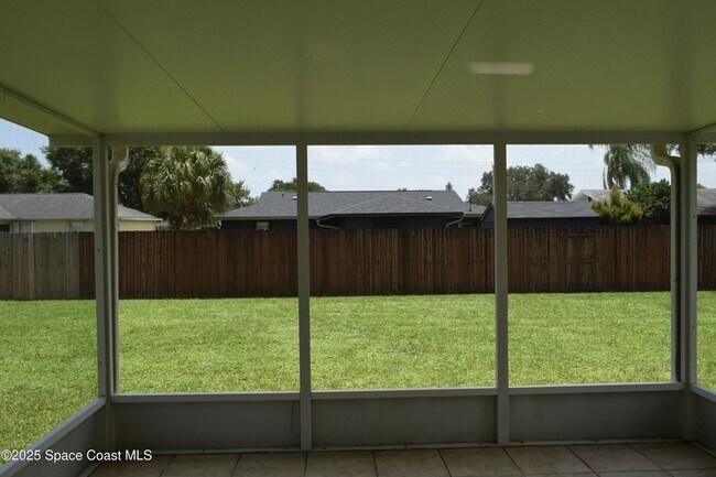 Building Photo - 142 Brescia St NE