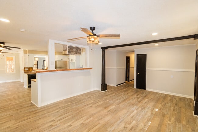 Building Photo - 6513 Rocky Ford Rd