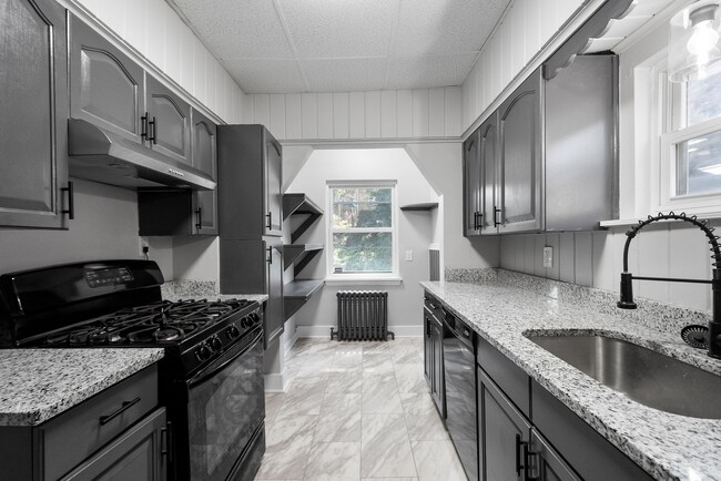 Building Photo - Stunning 4 bedroom home in McKeesport available July 1!