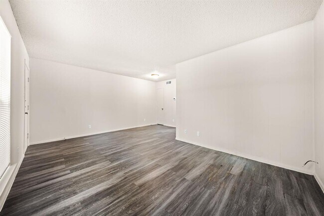 Building Photo - 2314 Parker Ln
