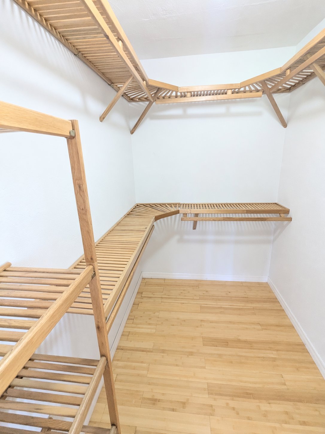 Building Photo - 945 Bramble Bush Cir W