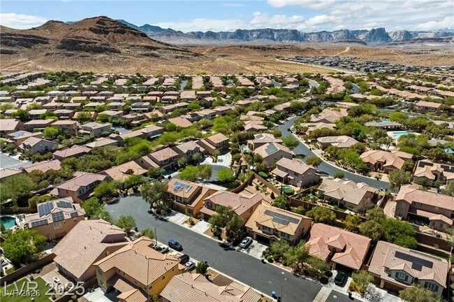 Building Photo - 10281 Wolves Den Ln