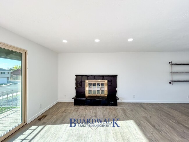 Building Photo - 259 S 230 E