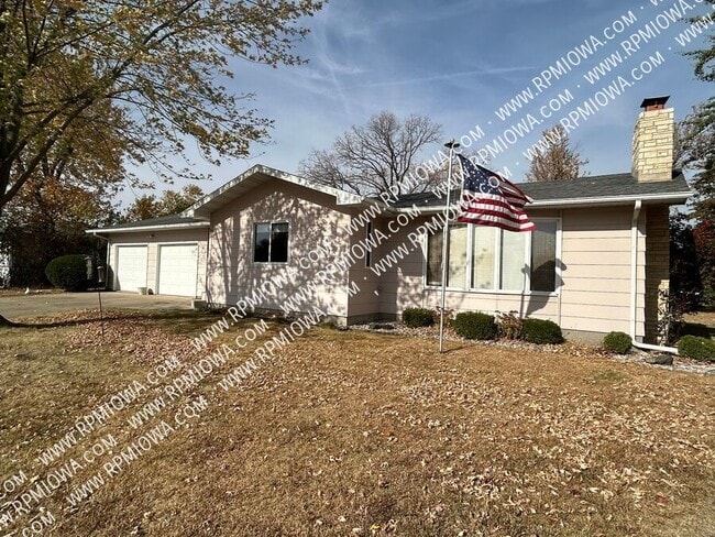Primary Photo - 605 4th Ave