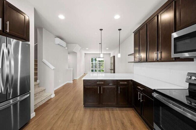 Building Photo - 13717 Admiralty Way