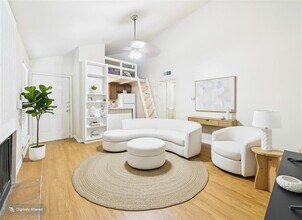 Building Photo - 1000 W 26th St