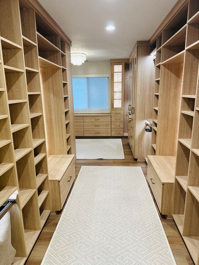 Building Photo - Gorgeous Custom Camas Home