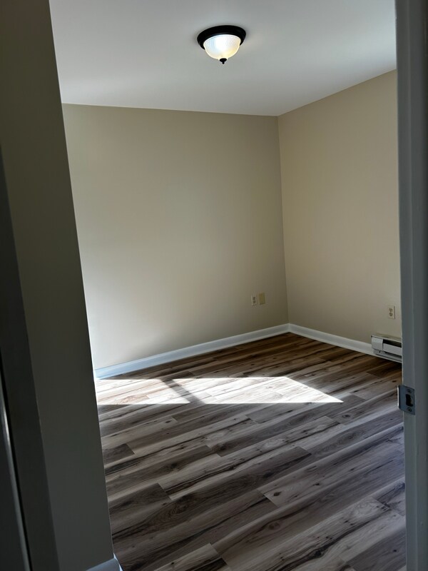 Building Photo - 361 Warren Ave