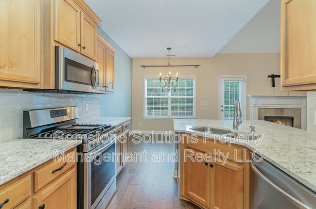Building Photo - 1046 Aenon Cir