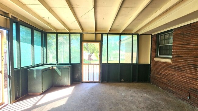 Building Photo - 3 Bed 1.5 Bath in the Coronado Heights 2nd Addn NW OKC