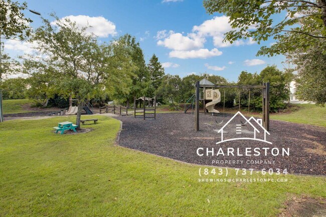 Building Photo - 6040 Fieldstone Cir