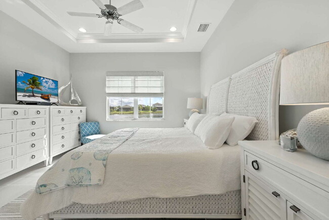 Building Photo - AZURE AT HACIENDA LAKES - 2 bedroom spacio...