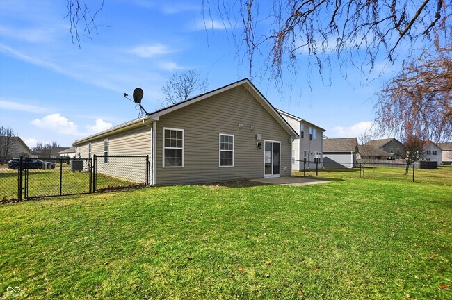 Building Photo - 5561 Wild Horse Dr