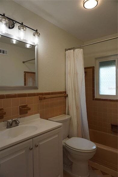 Building Photo - 9101 3rd St N