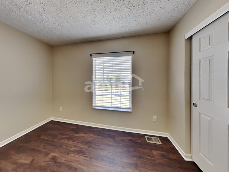 Building Photo - 9037 Maren Ct