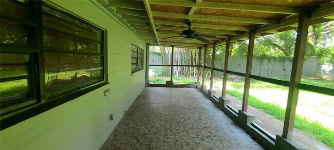 Building Photo - 301 Hope Cir