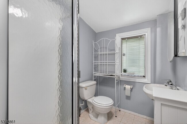 Building Photo - 128 South Ave