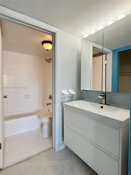 Building Photo - 7125 Bonita Dr
