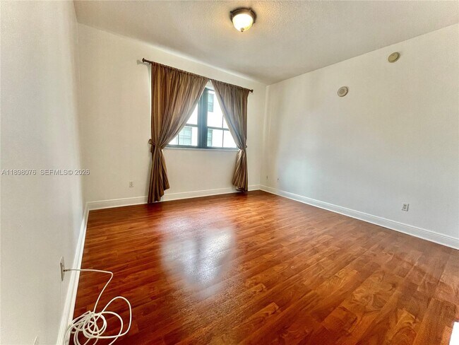 Building Photo - 8390 SW 72nd Ave