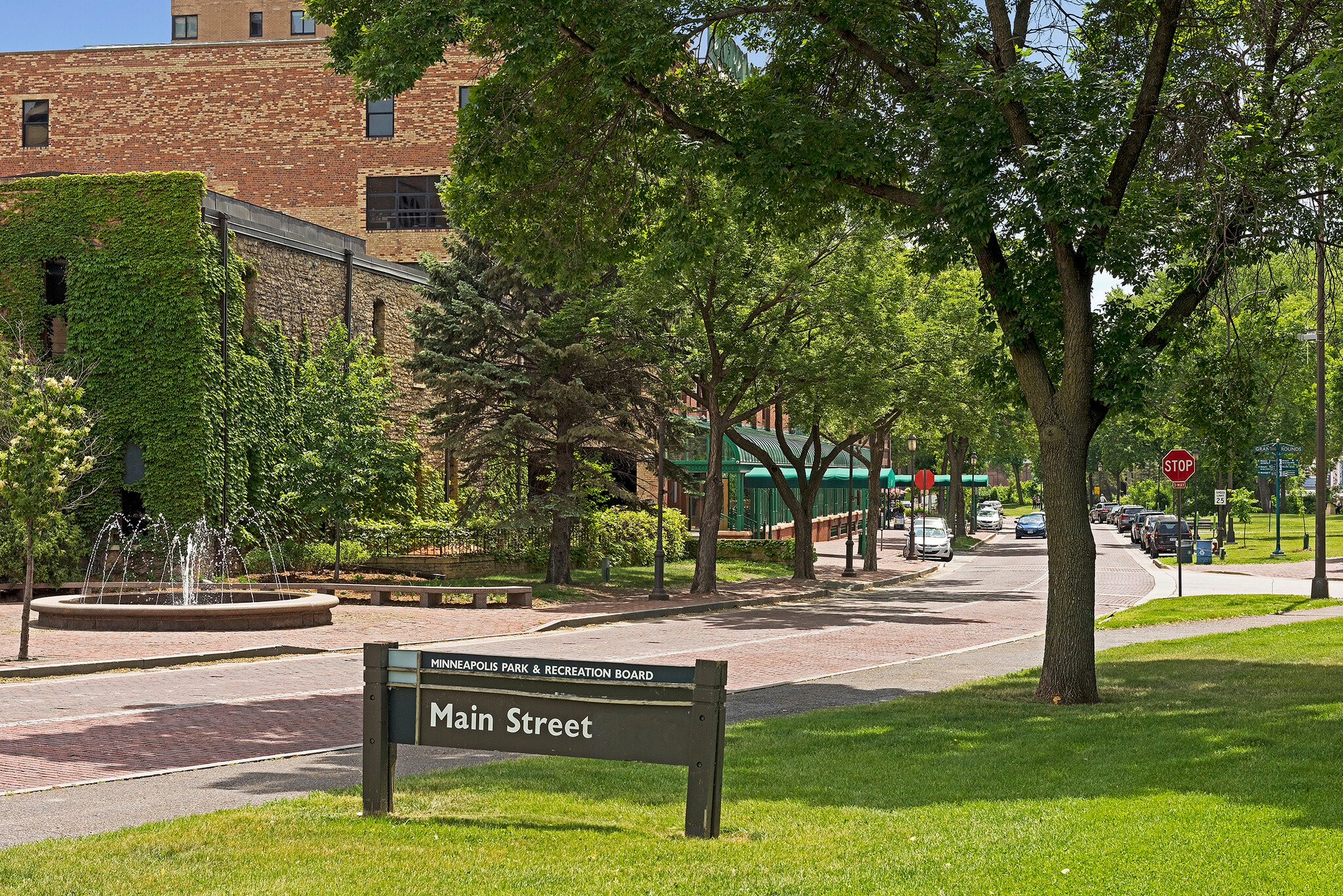Main Street Parkway - 220 2nd St NE