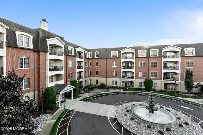 Building Photo - 325 Regency Pl