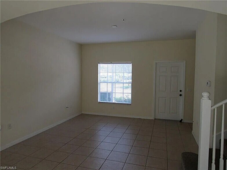 Building Photo - 3254 Tamara Dr