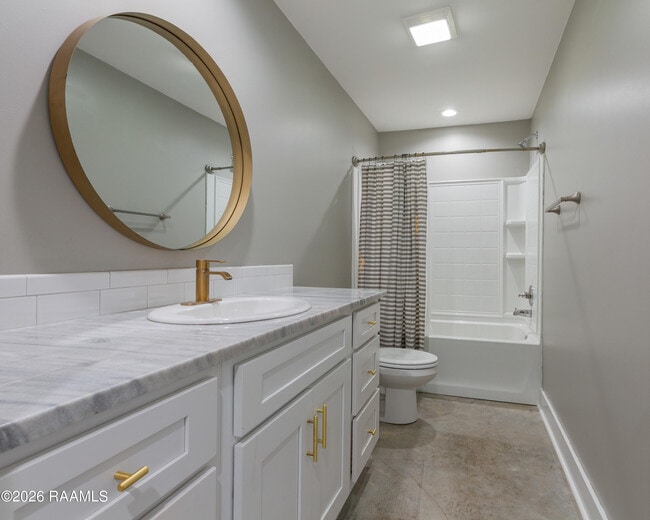 Building Photo - 111 Oak Plns Aly