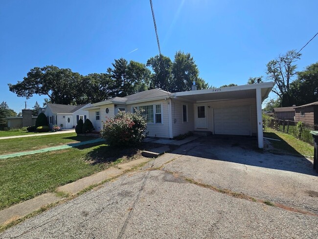 Building Photo - 5423 Stone Ave