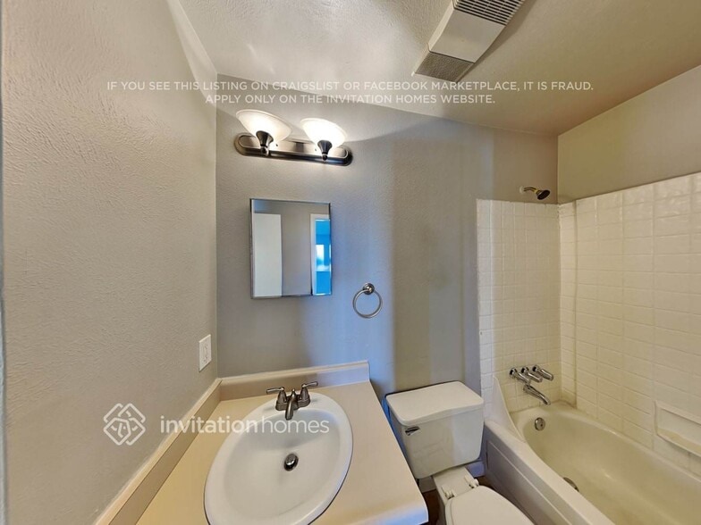 Building Photo - 17795 E Cornell Dr