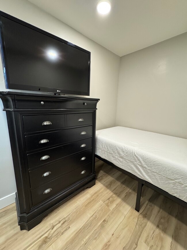 Building Photo - 583 N 150 W