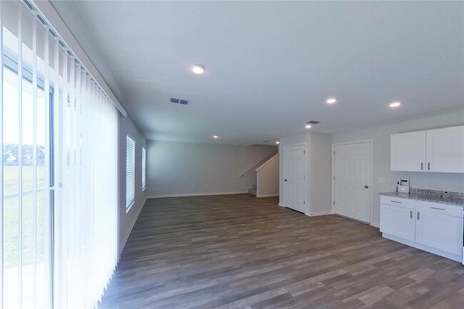 Building Photo - 1762 Nebraska Loop