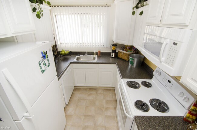 Building Photo - 2 br, 1 bath  - Collingwood Apartments