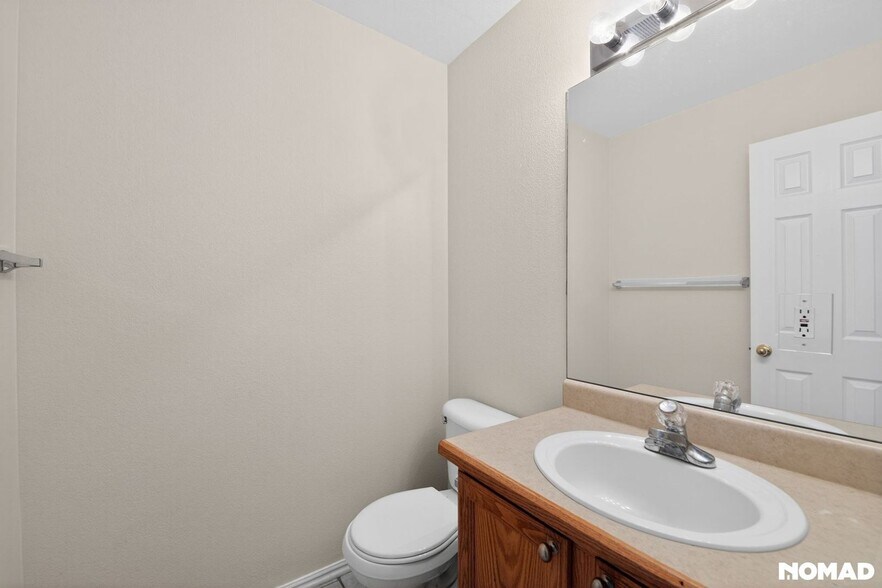 Building Photo - 18685 E Progress Pl