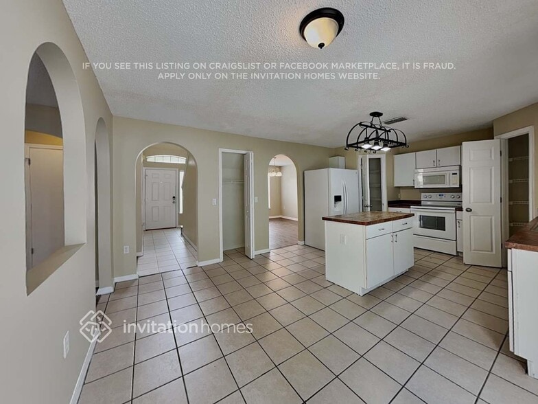 Building Photo - 3904 Stonefield Dr